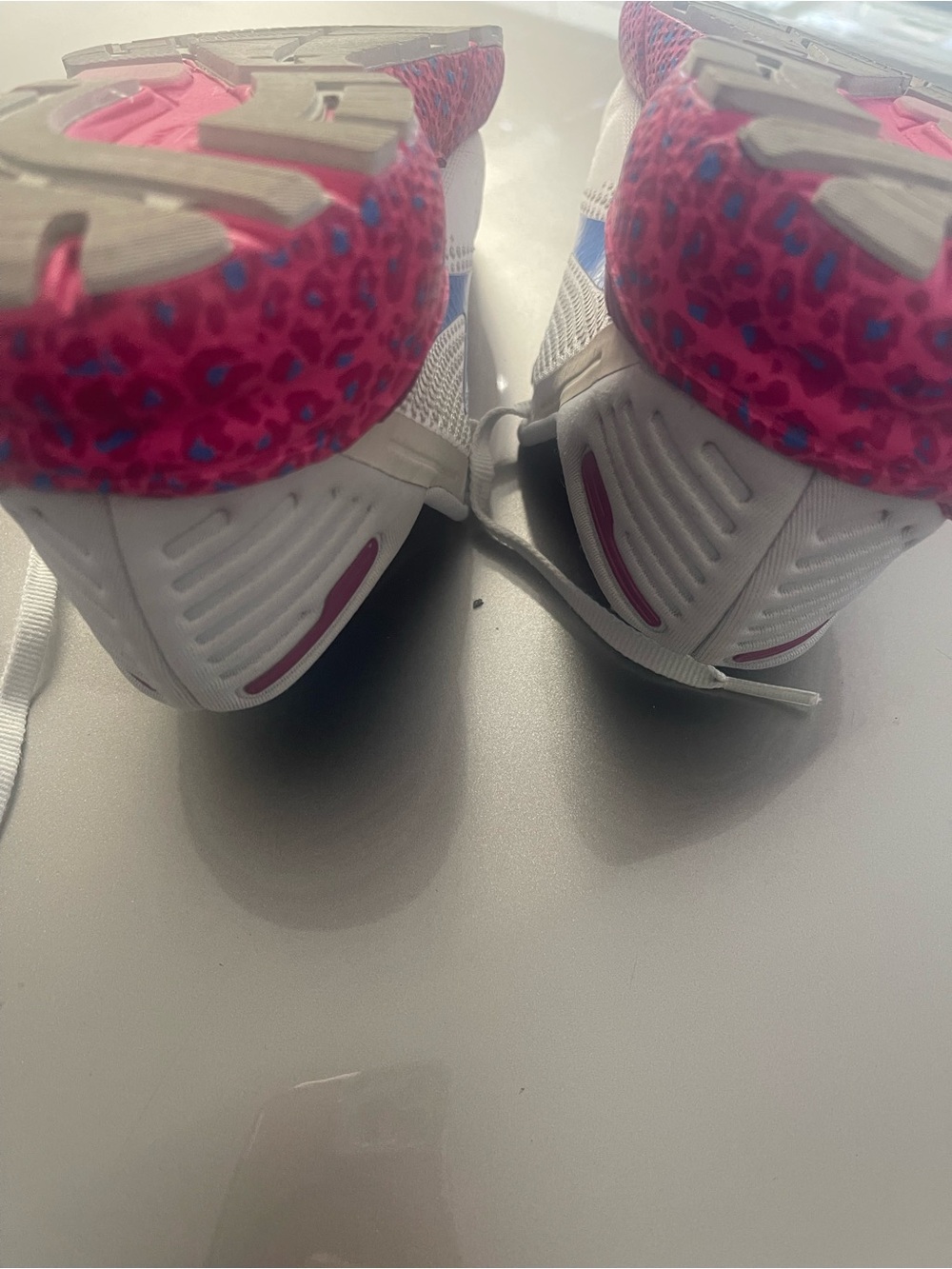 Brooks Adrenaline GTS 22 Women’s White Running Shoes with Pink and Blue Accents - Picture 7 of 11